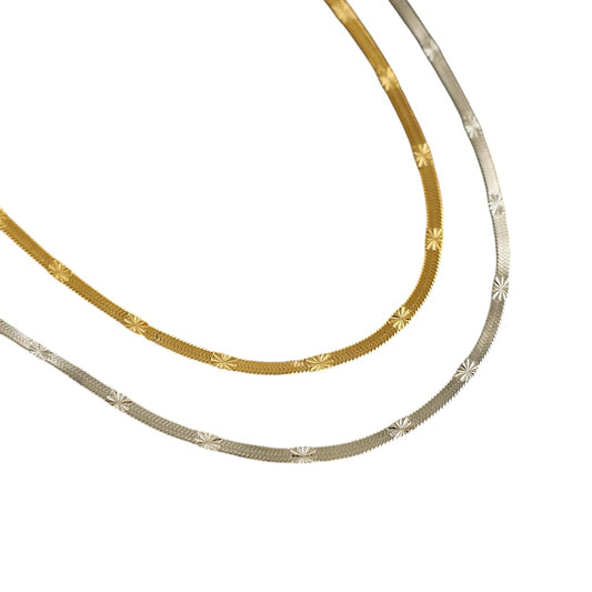 18K Gold Star Pattern Simple Necklace